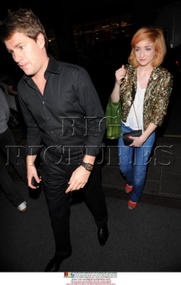 Nicola_Roberts_leaving_her_hotel_in_London_110909_14.jpg