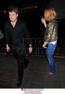 Nicola_Roberts_leaving_her_hotel_in_London_110909_9.jpg