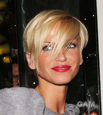 Sarah_Harding_enjoys_an_evening_at_the_Ivy_Club_150909_54.jpg