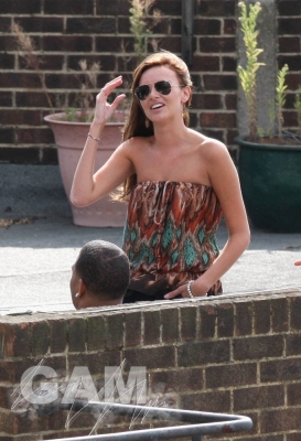 Nadine_Coyle_and_Jason_Bell_taking_a_break_from_rehearsals_160909_12.jpg