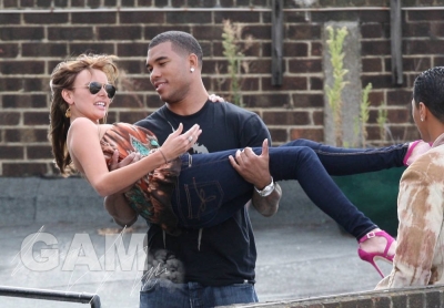 Nadine_Coyle_and_Jason_Bell_taking_a_break_from_rehearsals_160909_4.jpg