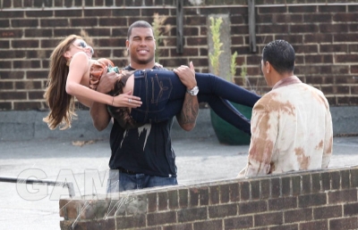 Nadine_Coyle_and_Jason_Bell_taking_a_break_from_rehearsals_160909_5.jpg