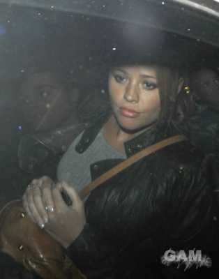 Kimberley_Walsh_and_Nicola_Roberts_at_Mayfair_Hotel_170909_14.jpg