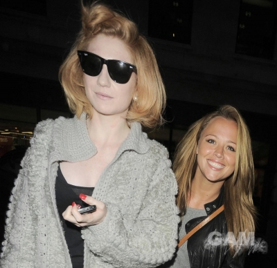 Kimberley_Walsh_and_Nicola_Roberts_at_Mayfair_Hotel_170909_34.jpg