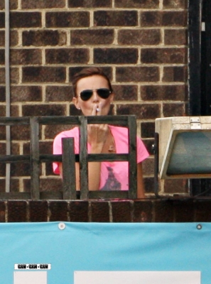 Nadine_and_Sarah_having_a_break_from_rehearsals_170909_1.jpg