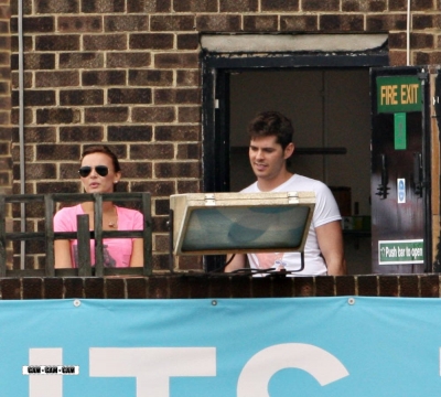 Nadine_and_Sarah_having_a_break_from_rehearsals_170909_12.jpg