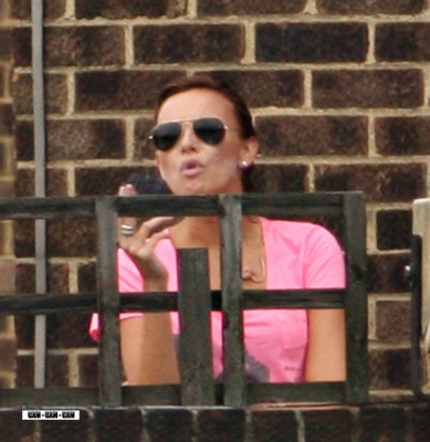Nadine_and_Sarah_having_a_break_from_rehearsals_170909_5.jpg