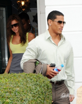 Nadine_and_Jason_leaving_Nadines_London_home_180909_1.jpg