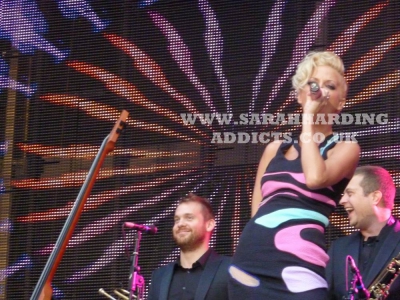 Girls_Aloud_-_Wembley_Stadium_18-19_09_09_2818129.jpg