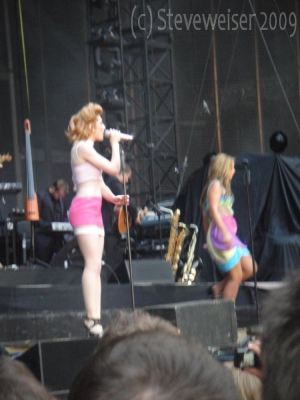 Girls_Aloud_-_Wembley_Stadium_18-19_09_09_2818929.jpg