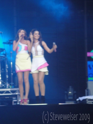 Girls_Aloud_-_Wembley_Stadium_18-19_09_09_2819029.jpg
