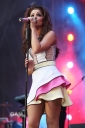 Girls_Aloud_perform_at_Wembley_Stadium_180909_36.jpg