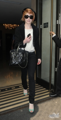 Nicola_Roberts_leaves_Mayfair_Hotel_in_London_190909_15.jpg