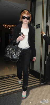 Nicola_Roberts_leaves_Mayfair_Hotel_in_London_190909_19.jpg