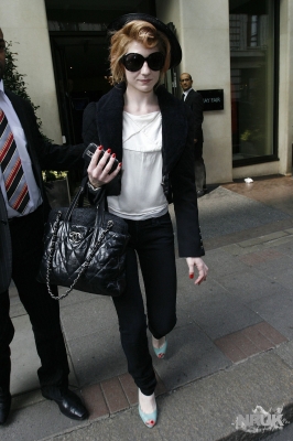 Nicola_Roberts_leaves_Mayfair_Hotel_in_London_190909_7.jpg