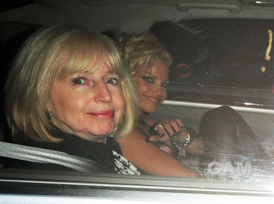 Sarah_Harding_leaves_Wembley_180909.jpg