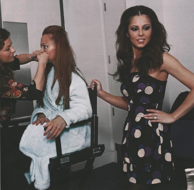 Behnd_The_Scenes_Tour_Shoot_-_Hello_Magazine_6.jpg