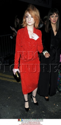 Nicola_Roberts_arriving_at_Vivienne_Westwood_show_during_LFW_200909_11.jpg