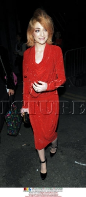 Nicola_Roberts_arriving_at_Vivienne_Westwood_show_during_LFW_200909_13.jpg