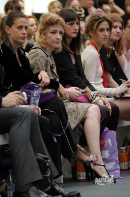 Nicola_Roberts_attends_the_Josh_Goot_Fashion_Show_210909_6.jpg