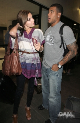 Nadine_Coyle_and_Jason_Bell_at_LAX_airport_230909_48.jpg