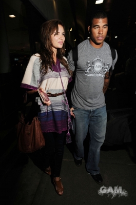 Nadine_Coyle_and_Jason_Bell_at_LAX_airport_230909_50.jpg