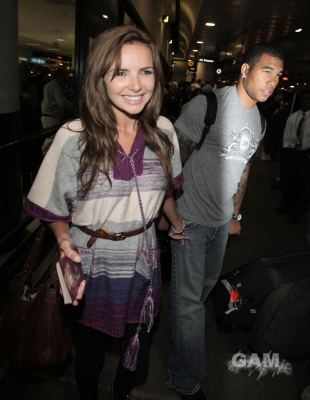 Nadine_Coyle_and_Jason_Bell_at_LAX_airport_230909_77.jpg