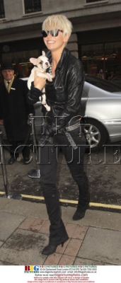 Sarah_and_Kimberley_seen_going_into_a_London_Hotel_130209_281929.jpg
