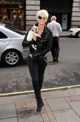 Sarah_and_Kimberley_seen_going_into_a_London_Hotel_130209_28829.jpg