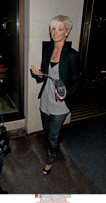 Sarah_and_Tom_leaving_the_Ivy_restaurant_240209_283629.jpg