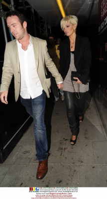 Sarah_and_Tom_leaving_the_Ivy_restaurant_240209_284129.jpg