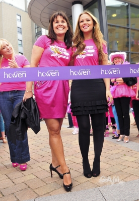 Kimberley_Walsh_at_the_Breast_Cancer_Haven_High_Heel-a-thon_270909_70.jpg