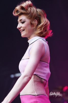 Girls_Aloud_perform_at_Wembley_Stadium_-_Day_Two_190909_107.jpg