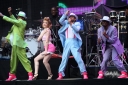 Girls_Aloud_perform_at_Wembley_Stadium_-_Day_Two_190909_20.jpg