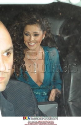 Cheryl_Cole_arrives_at_Simon_Cowells_birthday_party_031009_16.jpg