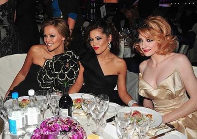 Girls_Aloud_arriving_at_the_Pride_of_Britain_Awards_051009_283.jpg