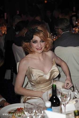 Girls_Aloud_arriving_at_the_Pride_of_Britain_Awards_051009_314.jpg