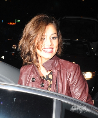 Girls_Aloud_leaving_the_Daily_Mirrors_Pride_of_Britain_awards_051009_38.jpg