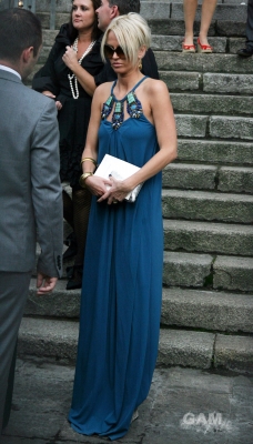 Sarah_Harding_and_Tom_arrive_at_Charles_Dunstone_s_Wedding_10_10_09_281729.jpg