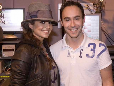 Cheryl_Cole_and_Chris_Moyles_on_the_Breakfast_show_131009_2.jpg