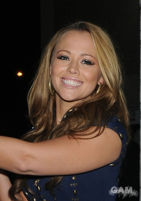 Cheryl_Kimberley_and_Nicola_leaving_X_Factor_studios_111009_24.jpg