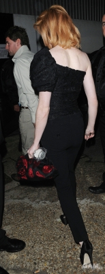 Cheryl_Kimberley_and_Nicola_leaving_X_Factor_studios_111009_80.jpg