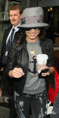 Cheryl_Cole_leaving_Radio_1_in_London_131009_215.jpg