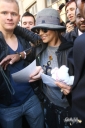 Cheryl_Cole_leaving_Radio_1_in_London_131009_20.jpg