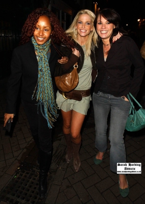 Sarah_Harding_leaves_Umbaba_club_27_02_05_28129.jpg