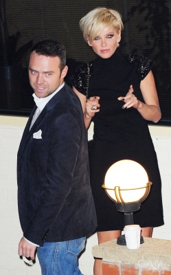 Girls_Aloud_leaving_X_Factor_studios_181009_111.jpg