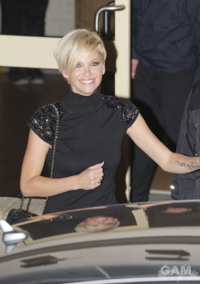 Girls_Aloud_leaving_X_Factor_studios_181009_128.jpg