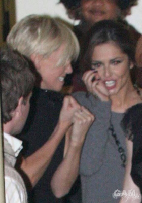 Girls_Aloud_leaving_X_Factor_studios_181009_21.jpg