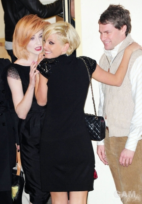 Girls_Aloud_leaving_X_Factor_studios_181009_66.jpg