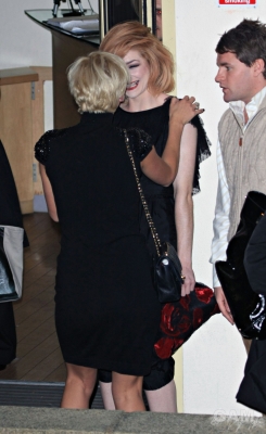 Girls_Aloud_leaving_X_Factor_studios_181009_75.jpg
